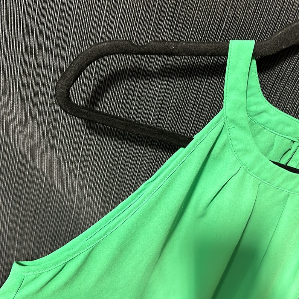 Violet + Claire brand Green sleeveless top /‎ Size M / M-18 - Picture 3 of 6